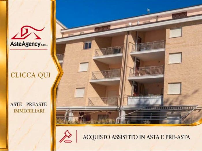 Appartamento trilocale in vendita in Via dei Frassini, Lucoli