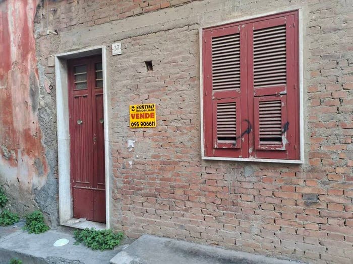 Casa con 6 locali in vendita in Via Bricinna, Lentini