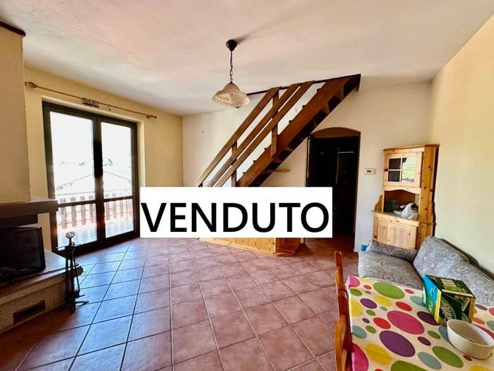 Appartamento trilocale in vendita in via sparavera, Taceno