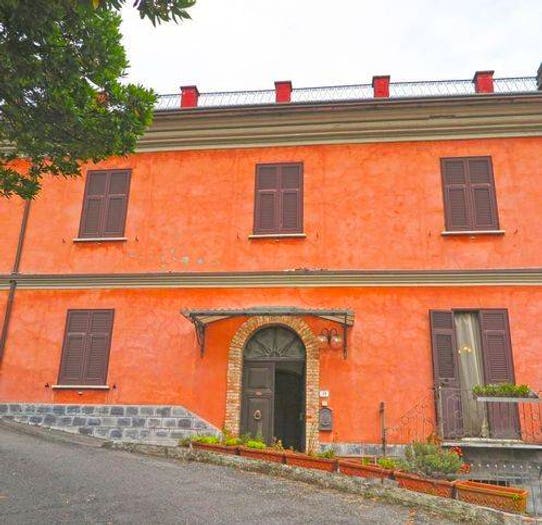 Casa con 6 locali in vendita in Via Serracanda, Montale, Podenzana