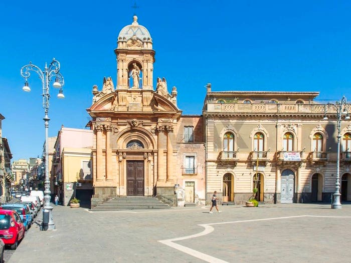Appartamento con 6 locali in vendita in Piazza Roma, Biancavilla