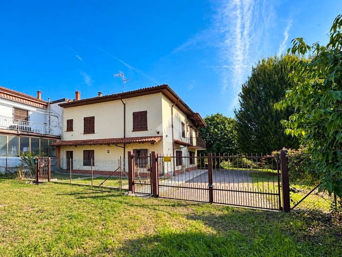 Casa con 6 locali in vendita in Via Molino, Centro, San Zenone al Po