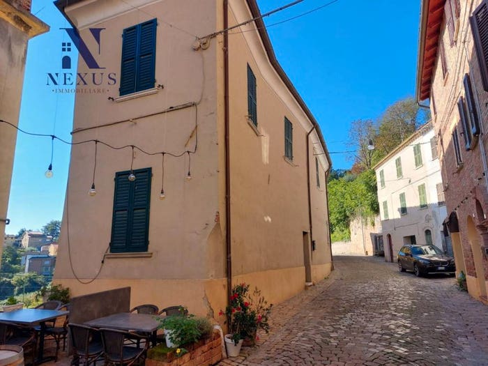 Casa quadrilocale in vendita in Centro, Cartoceto