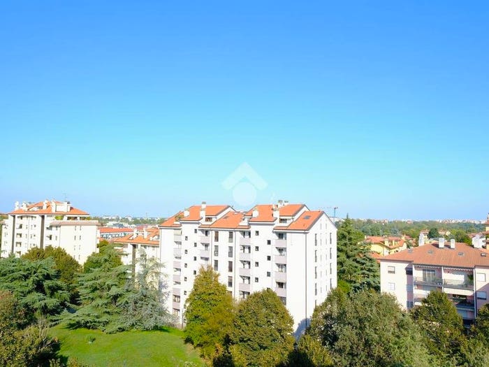 Casa con 6 locali in vendita in Via Teodolinda, Area Lavanderie Redecesio, Segrate
