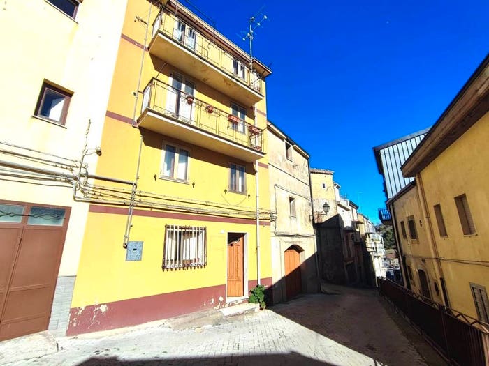 Casa trilocale in vendita in Via Raimondo, Troina