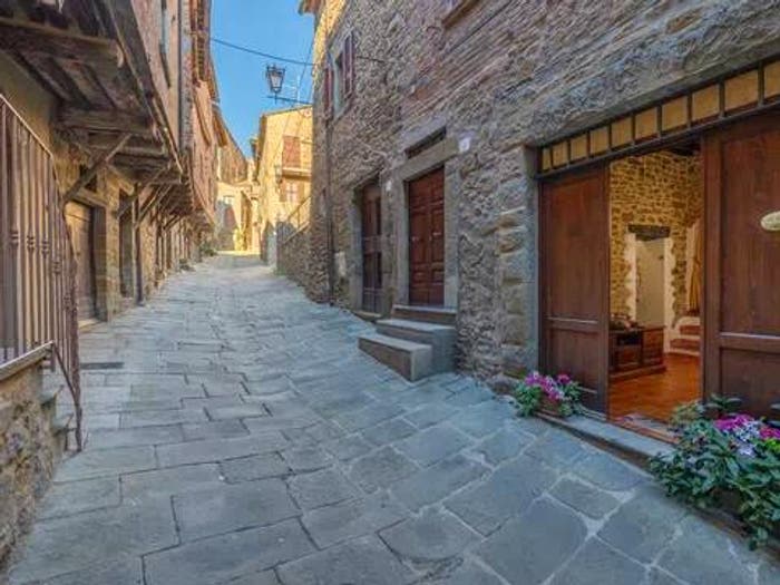 Appartamento trilocale in vendita in Via Roma, Centro, Cortona