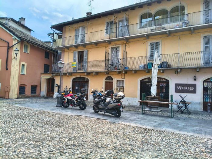 Appartamento con 5 locali in vendita in Piazza San Carlo Borromeo, Centro, Varallo