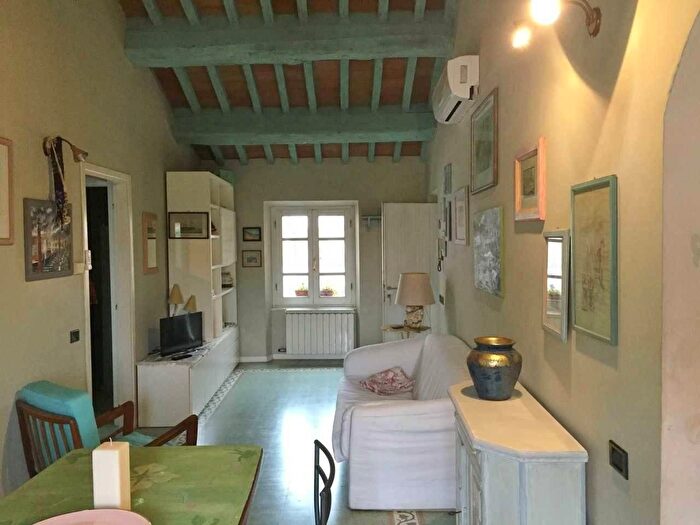 Appartamento trilocale in vendita in Via Giosuè Carducci, Forte Dei Marmi