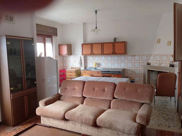 Casa con 6 locali in vendita in Via Vittorio Emanuele, Gairo Sant'Elena, Gairo