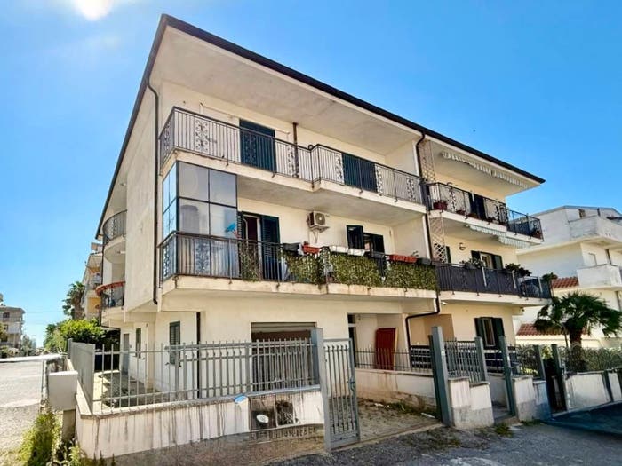 Appartamento con 5 locali in vendita in Via delle Rose, Mortilla, Gizzeria