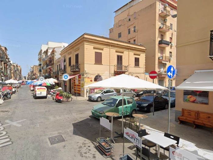 Appartamento trilocale in vendita in Via Montalbo, Montepellegrino, Palermo