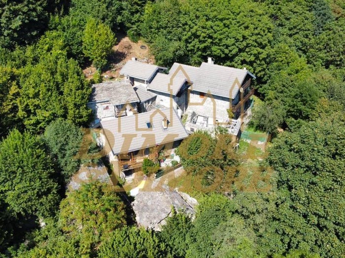 Casa con 6 locali in vendita in Via Giulio Pastore, Aurano