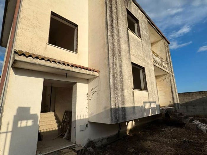 Casa trilocale in vendita in Via Castello, Villa Literno