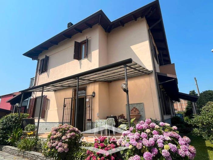 Casa trilocale in vendita in Via La Loggia, Brassi, Carignano