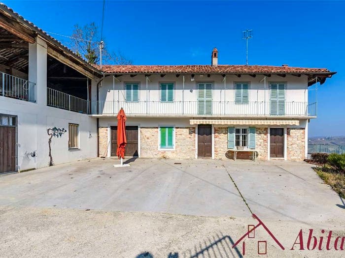 Casa con 5 locali in vendita in Via Abelloni, Diano d'Alba
