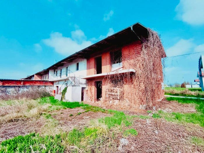 Casa con 6 locali in vendita in Via Pinerolo, Centro, Cavour