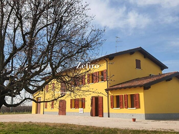 Casa con 6 locali in vendita in Centro, Rolo