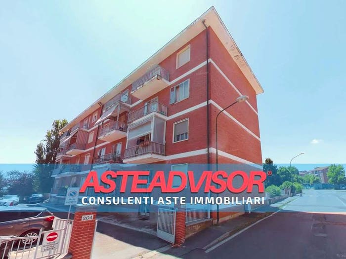 Appartamento con 6 locali in vendita in Strada Cambiano, Semicentro, Chieri
