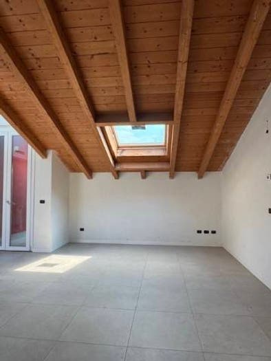 Appartamento trilocale in vendita in Via Novembre, Mesero