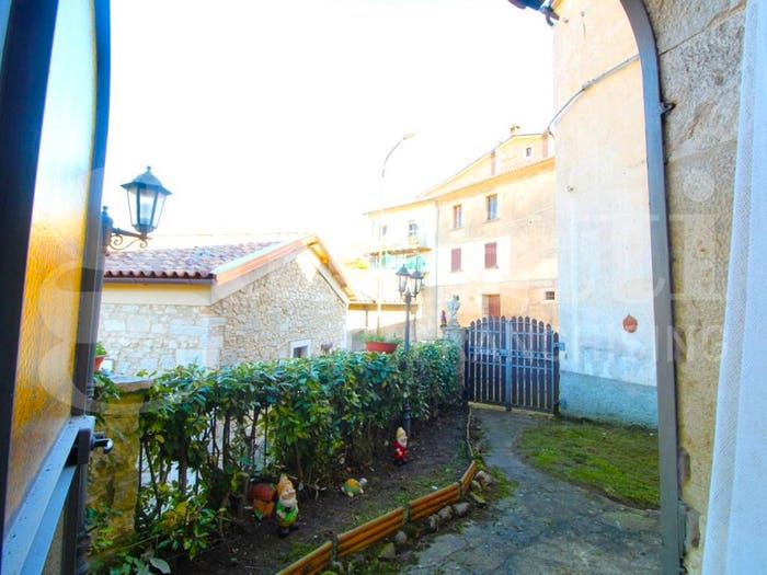 Appartamento con 5 locali in vendita in Via Roma snc, Montenero Val Cocchiara