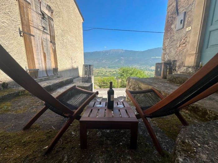 Casa con 5 locali in vendita in Via Coste, Centro, Capestrano