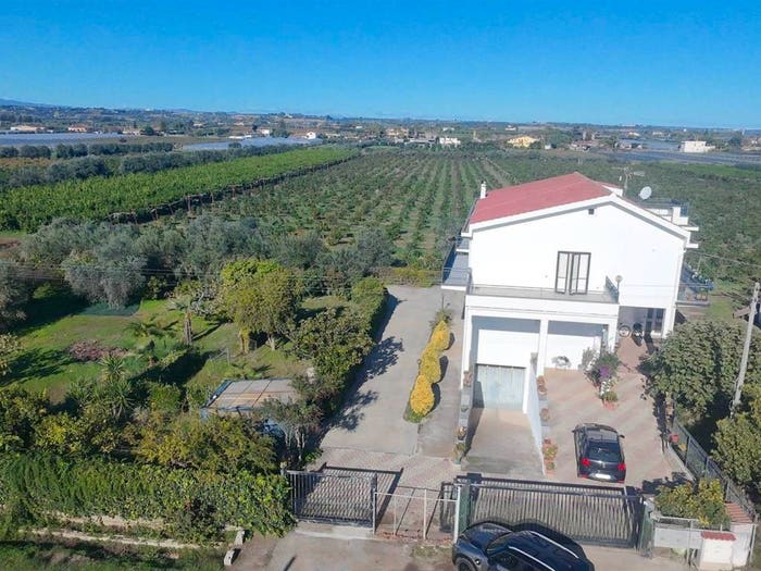 Casa con 6 locali in vendita in Policoro
