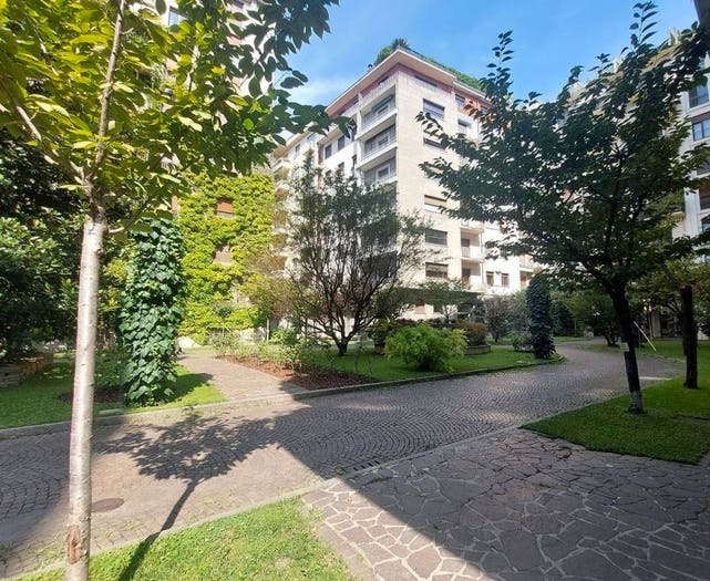 Appartamento quadrilocale in vendita in Piazzetta Guastalla, Guastalla, Milano