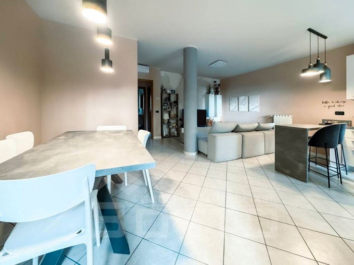 Appartamento trilocale in vendita in Via della pace, Centro, Oleggio