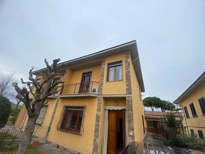 Casa quadrilocale in vendita in Via del Prato, Centro, Lastra a Signa
