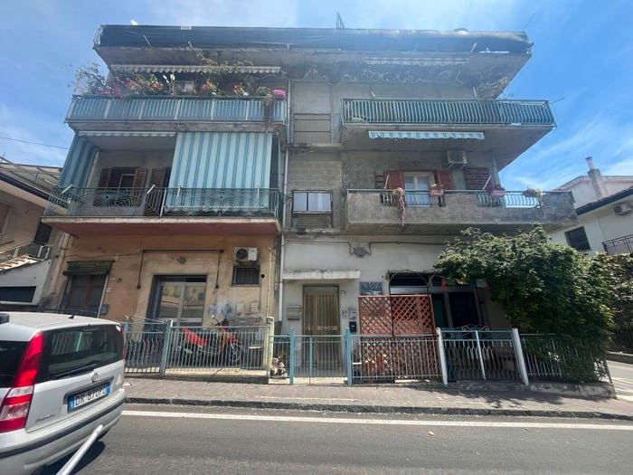 Appartamento quadrilocale in vendita in Via Umberto I, Gaggi