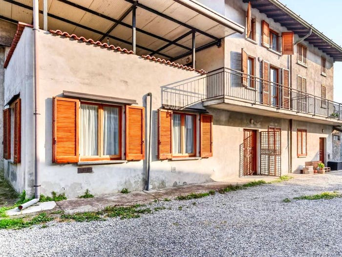 Casa quadrilocale in vendita in Via per Gattedo, Centro, Carugo