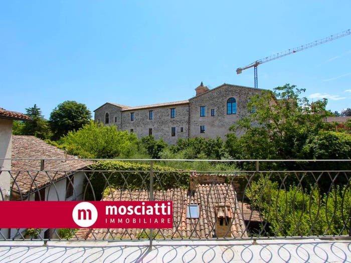 Appartamento con 5 locali in vendita in Via Venezian, Centro, Matelica