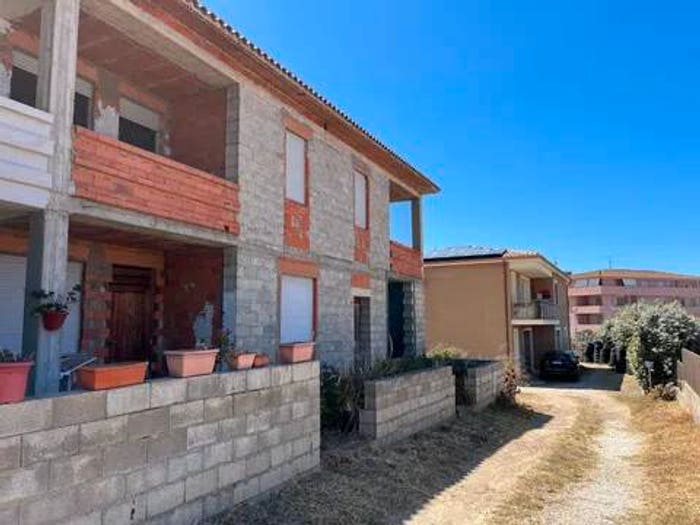 Casa con 6 locali in vendita in Via Alessandro Volta, Codaruina, Valledoria