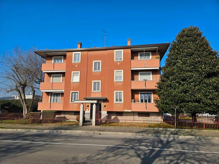 Appartamento trilocale in vendita in Strada Provinciale, Montanaso Lombardo