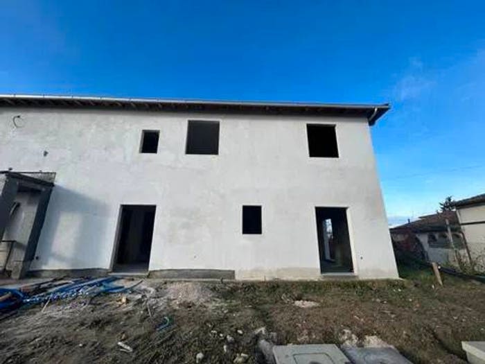 Appartamento con 5 locali in vendita in Via Delle Regioni, Zona Mensa Via Toscana, Certaldo