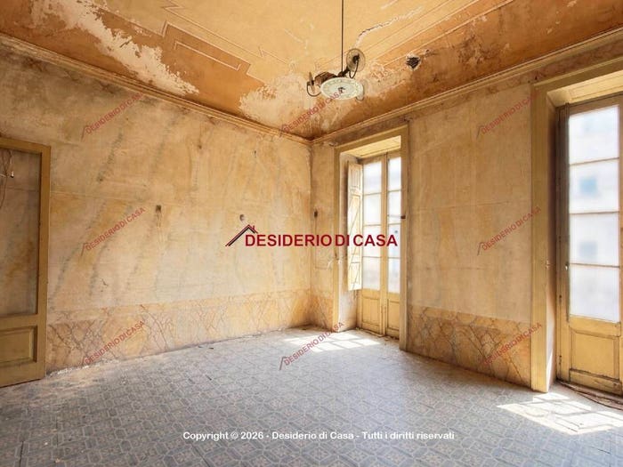 Appartamento con 5 locali in vendita in Via Giuseppe Garibaldi, Centro, Barcellona Pozzo di Gotto