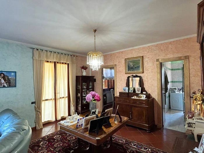 Casa con 6 locali in vendita in Rinchiostra Quercioli, Massa