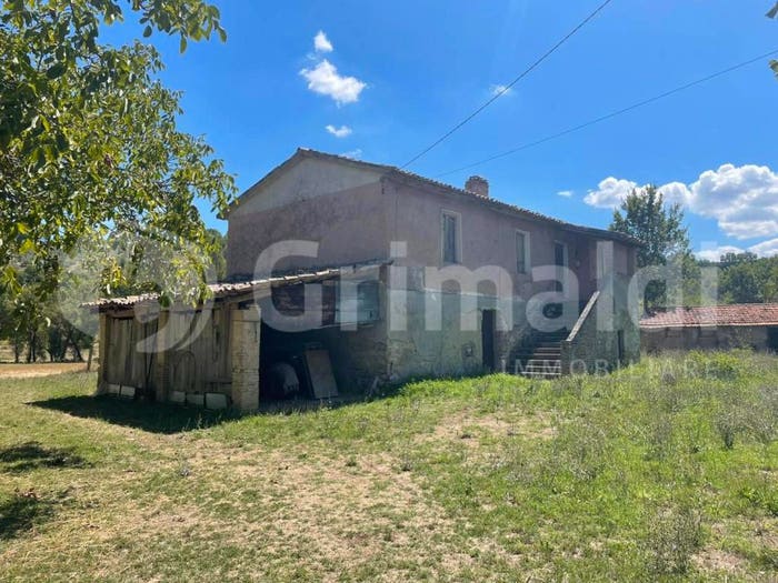 Casa con 6 locali in vendita in Via Madonna della Valle, Bevagna