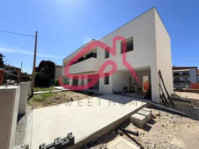 Casa con 5 locali in vendita in Via Alcide De Gasperi No Number, Centro, Limena