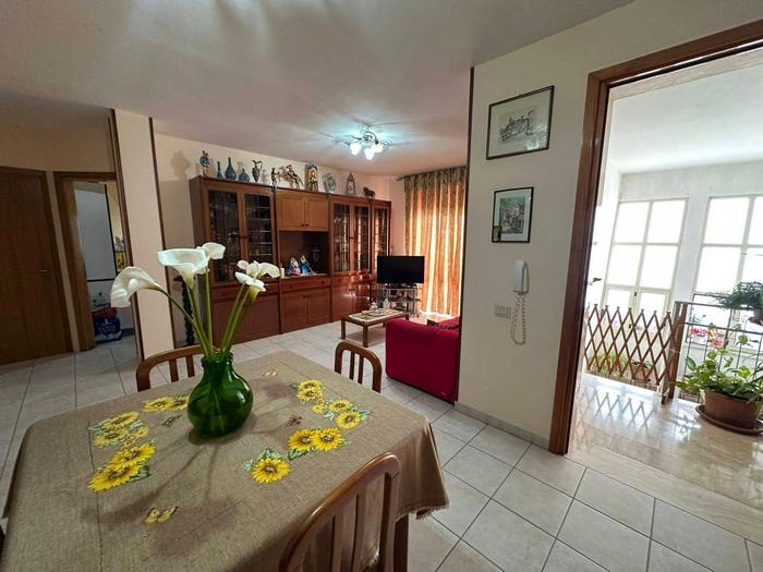 Casa con 6 locali in vendita in Via Volturno, Centro, Parabita