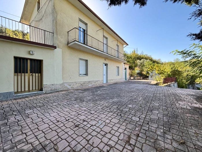 Casa quadrilocale in vendita in Contrada Gaudiciello, Ariano Irpino