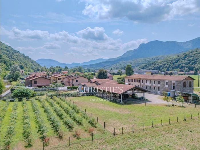 Casa in vendita in Via Martiri San Martino, Montegrino Valtravaglia