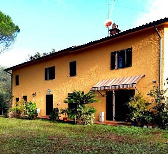 Casa con 6 locali in vendita in Monsummano Terme