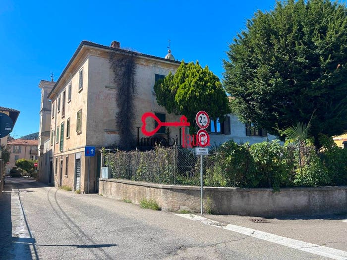 Casa con 6 locali in vendita in Brenno Useria, Arcisate