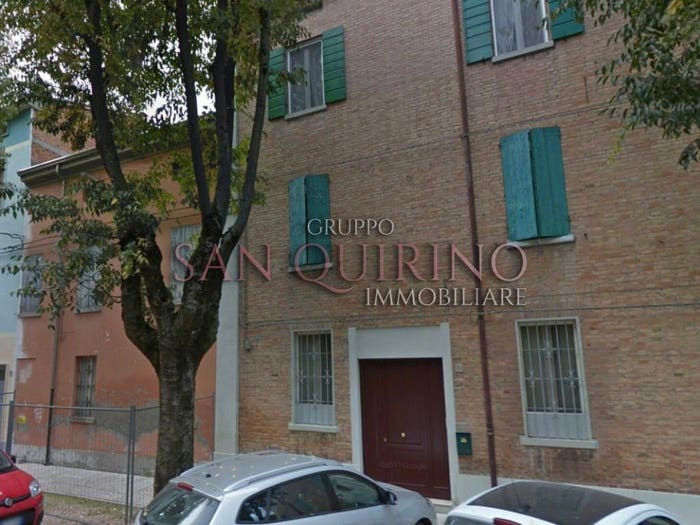 Casa con 6 locali in vendita in Via Luosi, Centro, Mirandola