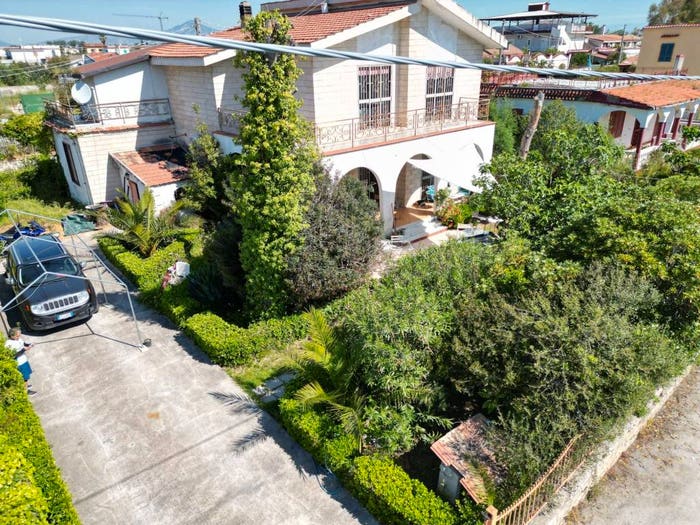 Casa con 5 locali in vendita in Viale Vladimir Ilic Ulianov Lenin, Baia Verde, Castel Volturno