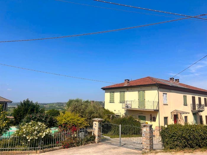 Casa con 6 locali in vendita in Via Bricco, Farinere, Castagnole delle Lanze