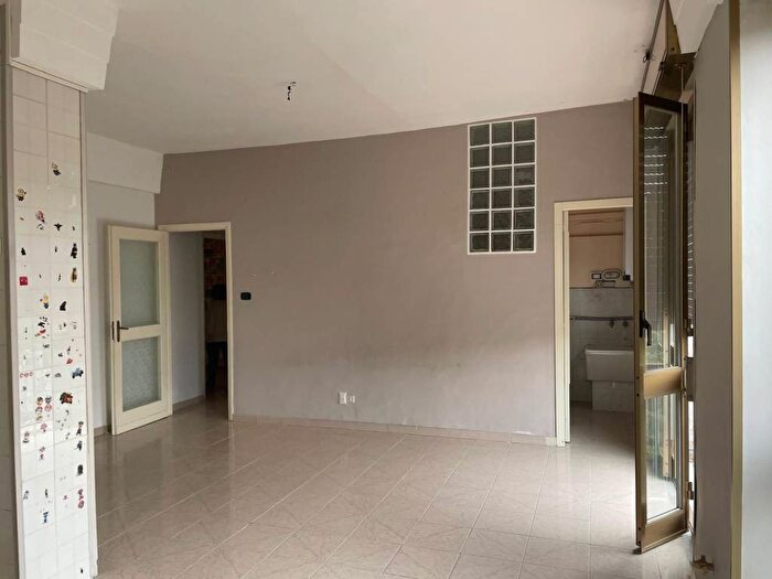 Appartamento quadrilocale in vendita in Via Ruggiero, Caserta