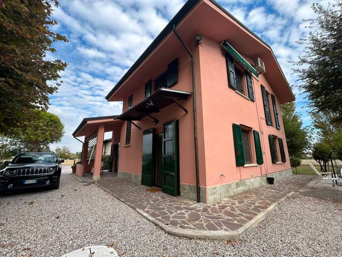 Casa con 5 locali in vendita in Via Lamborghini, Renazzo, Cento