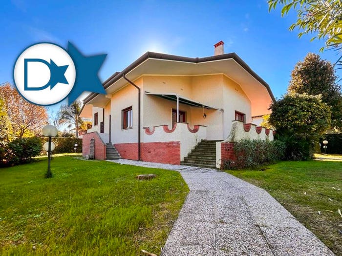 Casa con 6 locali in vendita in Via Duca degli Abruzzi, Centro, Forte dei Marmi